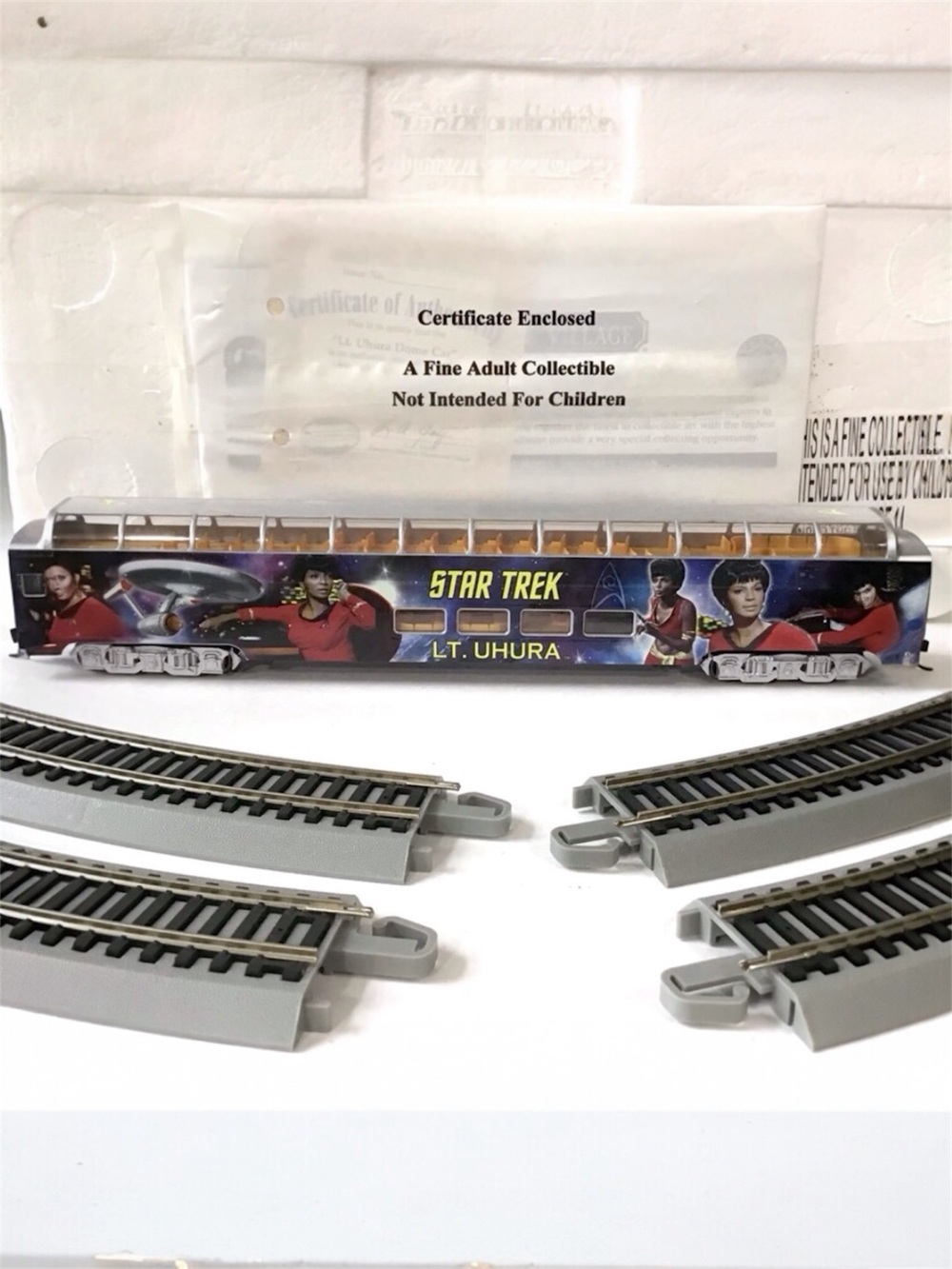 Star Trek Train Lt Uhura Dome Passenger Car With Curved Track Hawthorne Village